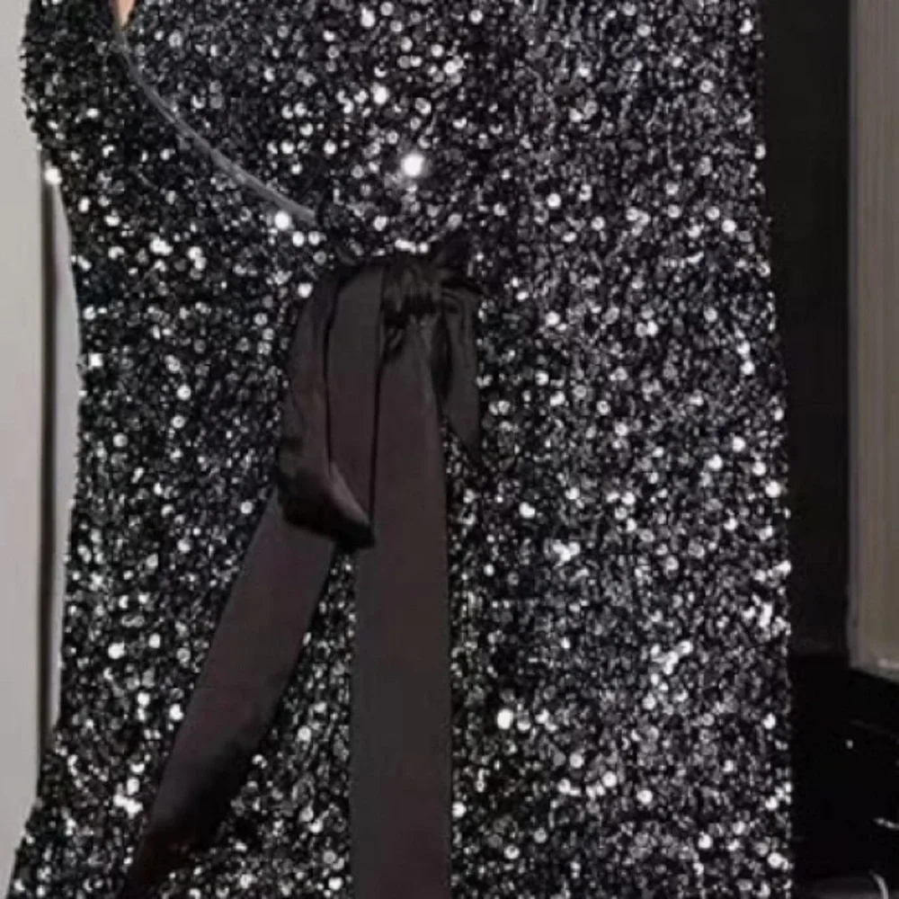 ANTHROPOLOGIE SEQUIN ROMPER   NWT - Picture 10 of 12